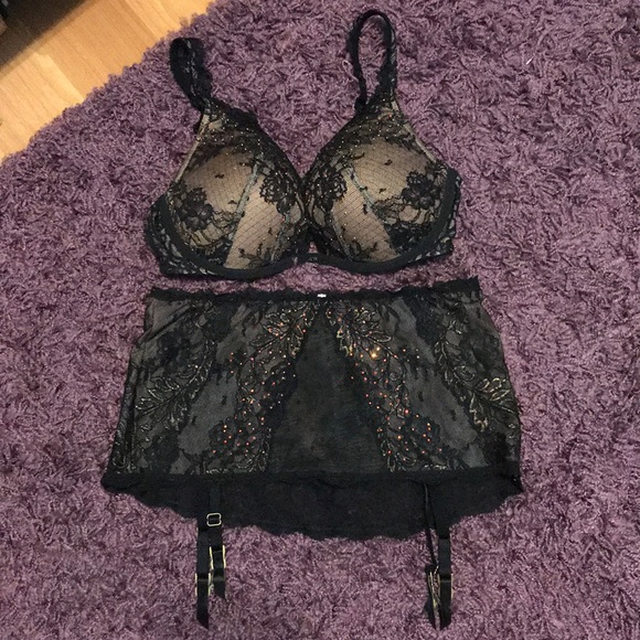 Rare Victoria’s Secret set
